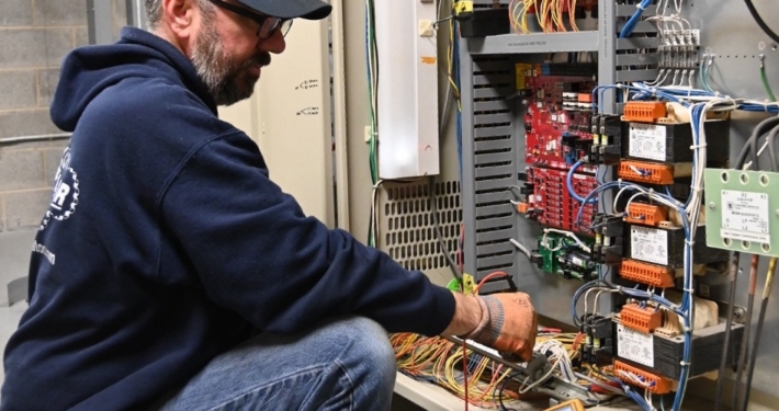 ElevatorInfo_IUEC_Blog_Elevator Mechanics and repairers