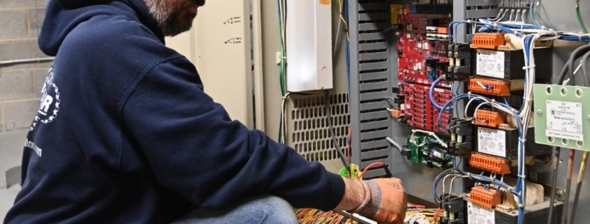 ElevatorInfo_IUEC_Blog_Elevator Mechanics and repairers